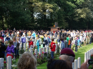 永不闪退掉线的在线轰炸机